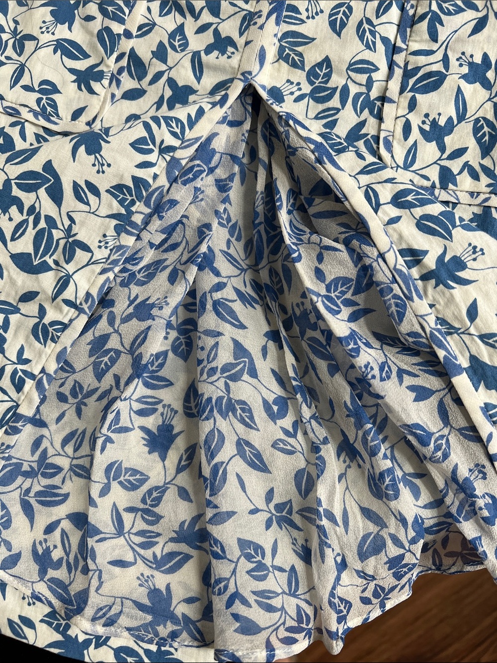 DVF Blue and white Dainty print mini skirt front kick pleat contour waist Aline - Picture 11 of 14